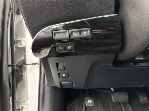 Certified 2022 Toyota Prius Prime Limited image 32