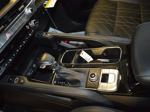 Used 2023 Kia Telluride SX X-Line AWD/4WD image 19