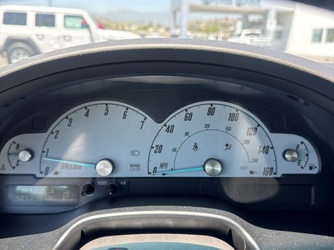 Used 2002 Ford Thunderbird image 29