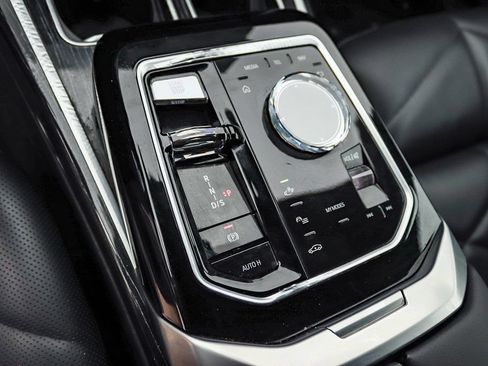 Used 2023 BMW 740i RWD image 22