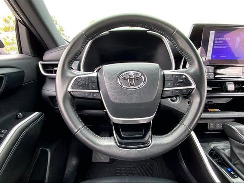 Certified 2024 Toyota Highlander XSE image 6