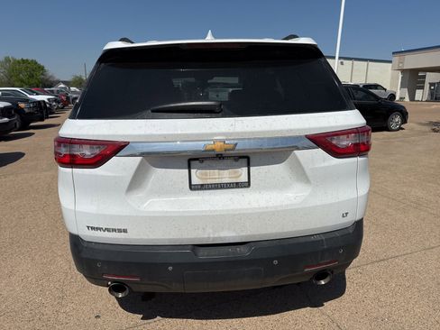 Used 2021 Chevrolet Traverse LT image 6