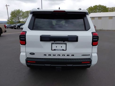 New 2025 Toyota 4Runner TRD Off-Road Premium AWD/4WD image 4