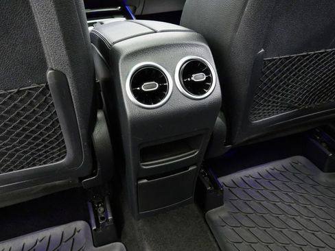 Used 2021 Mercedes-Benz GLB 250 4MATIC image 22