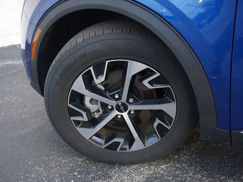 Used 2025 Kia Sportage EX image 30