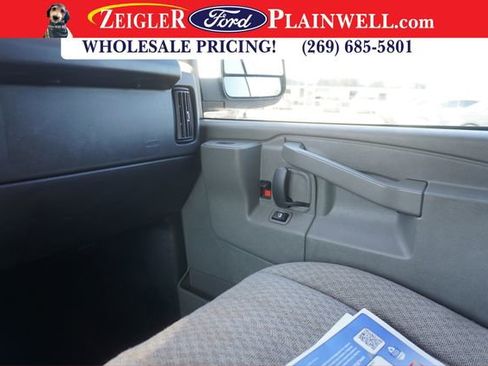 Used 2023 GMC Savana 3500 LT w/ LT Preferred Equipment Group image 29