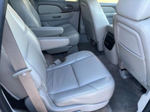 Used 2010 Chevrolet Tahoe LTZ image 13