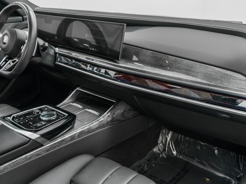 Used 2023 BMW 760i xDrive w/ Parking Assistance Package AWD/4WD image 14