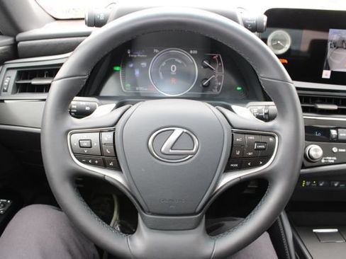 Certified 2025 Lexus ES 300h w/ Premium Package FWD image 16