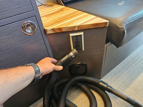 Used 2022 Mercedes-Benz Sprinter 2500 image 4