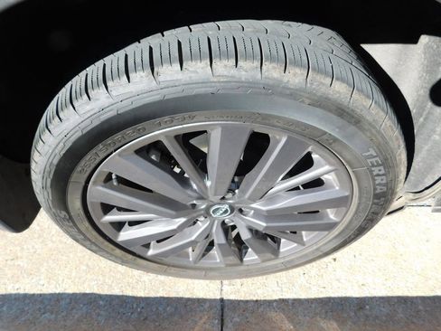 Used 2023 Nissan Pathfinder SL w/ SL Premium Package image 8