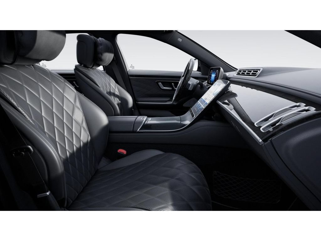 Used 2025 Mercedes-Benz S 580e 4MATIC Sedan image 4