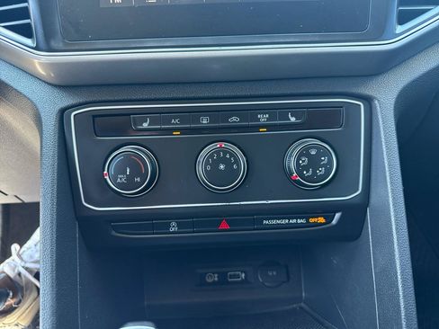 Used 2018 Volkswagen Atlas SE FWD image 25