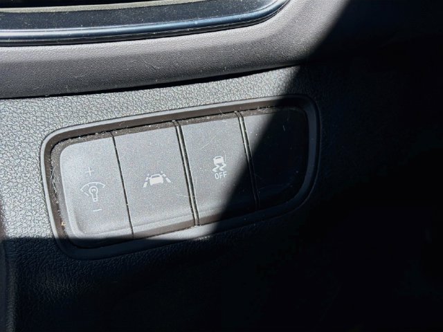 Used 2020 Hyundai Santa Fe SE FWD image 10
