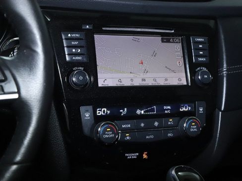 Used 2018 Nissan Rogue SL AWD/4WD image 25