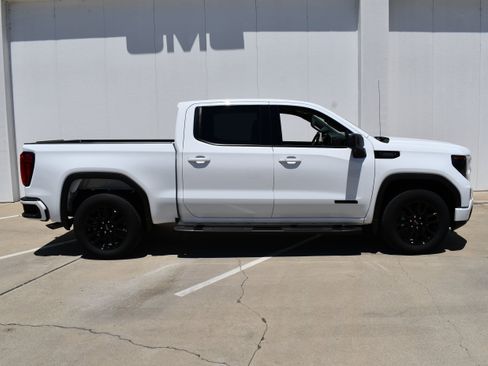 Used 2026 GMC Sierra 1500 Elevation w/ LPO, Elevation Black Package RWD image 7