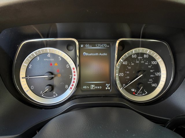 Used 2018 Nissan Titan SV AWD/4WD image 11