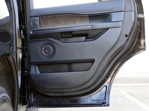 Used 2020 Ford Expedition Limited image 40