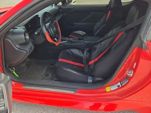 Used 2022 Toyota GR86 w/ ALL Weather Mat Package (TMS) RWD image 22