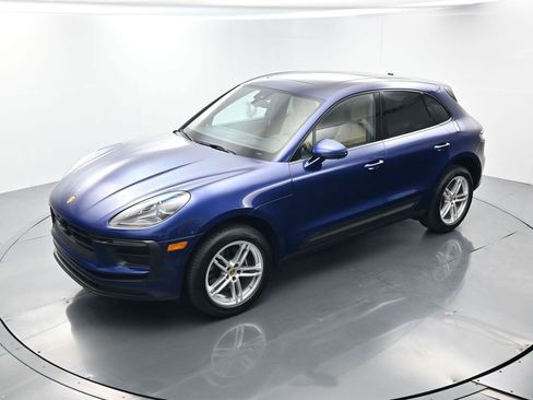 Certified 2024 Porsche Macan image 34