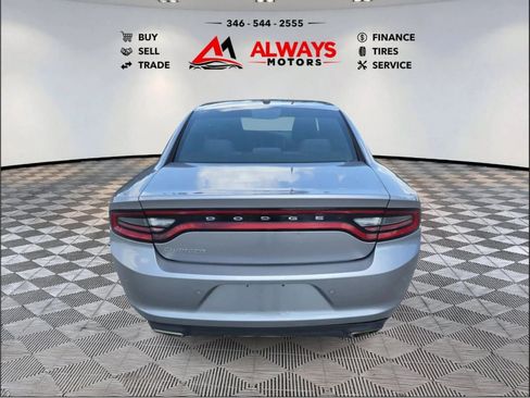 Used 2015 Dodge Charger SE w/ Popular Equipment Group RWD image 3