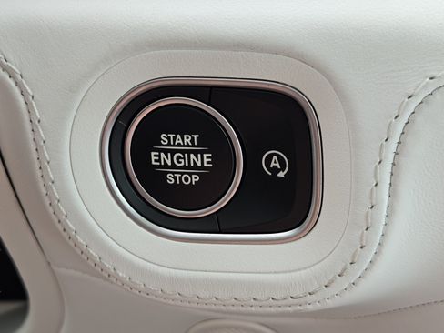 Certified 2025 Mercedes-Benz Maybach GLS 600 4MATIC image 18