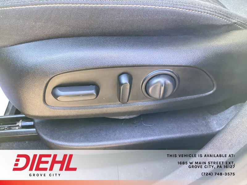 Used 2019 Chevrolet Equinox LT FWD image 24