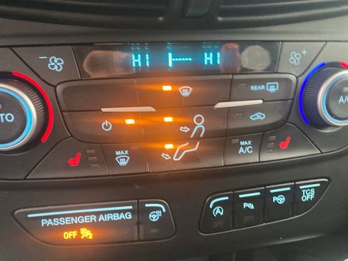 Used 2019 Ford Escape Titanium image 39