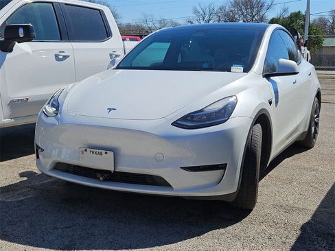 Used 2023 Tesla Model Y Long Range image 5