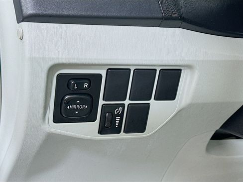 Used 2012 Toyota Prius Two FWD image 10