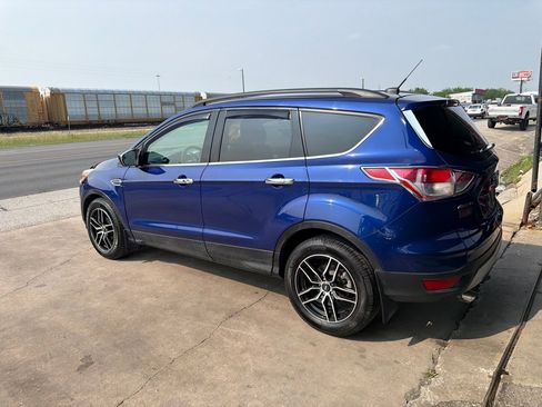 Used 2016 Ford Escape SE w/ Equipment Group 201A FWD image 19