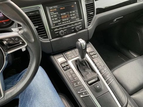 Used 2016 Porsche Macan S image 13