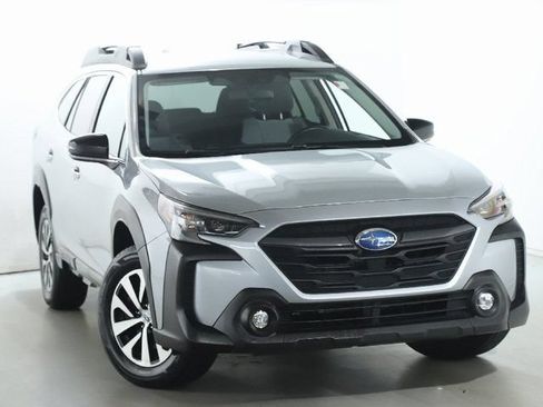 Certified 2024 Subaru Outback Premium AWD/4WD image 2