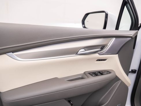 New 2025 Cadillac XT5 Premium Luxury image 15