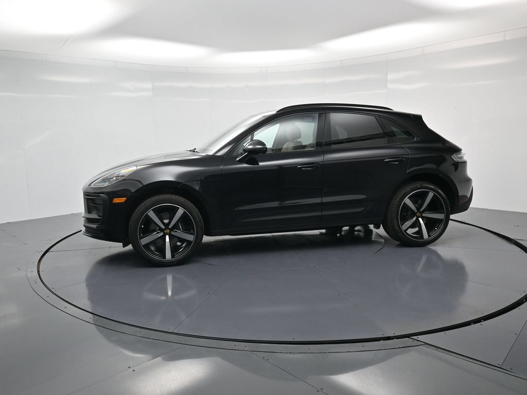 Used 2026 Porsche Macan AWD/4WD image 2
