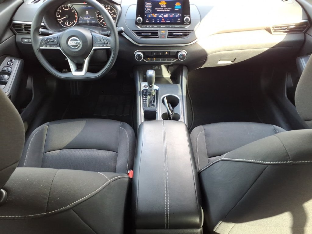 Used 2022 Nissan Altima 2.5 SV FWD image 10