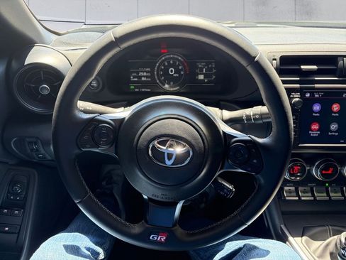 Used 2024 Toyota GR86 RWD image 9