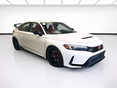 Used 2024 Honda Civic Type R image 3