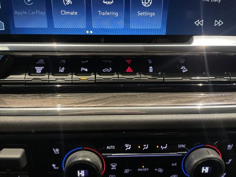 Used 2024 Chevrolet Silverado 2500 LTZ w/ LTZ Convenience Package image 27