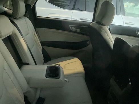 Used 2023 Ford Edge Titanium image 5