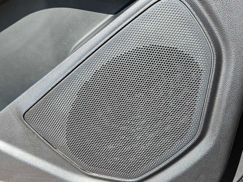 Used 2020 Ford Explorer XLT w/ Equipment Group 202A image 31