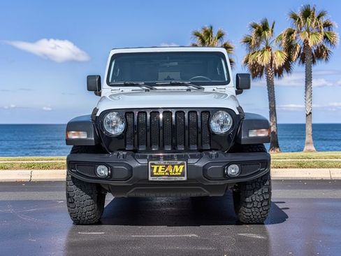 Used 2021 Jeep Wrangler Sport AWD/4WD image 3