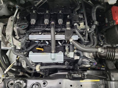 Used 2025 Nissan Versa S w/ Trunk Package image 30