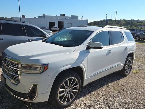 Used 2023 GMC Acadia Denali FWD image 3