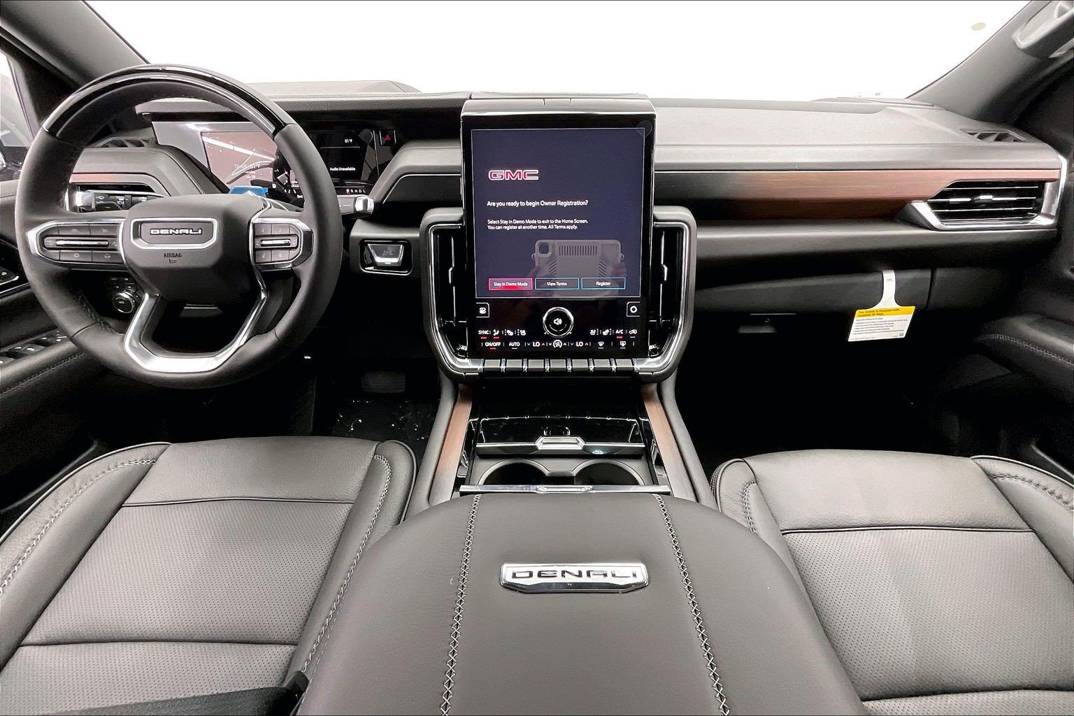 New 2026 GMC Yukon Denali w/ Advanced Technology Package AWD/4WD image 5