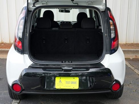 Used 2016 Kia Soul + FWD image 9