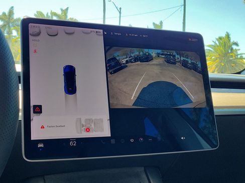 Used 2022 Tesla Model Y Performance image 31