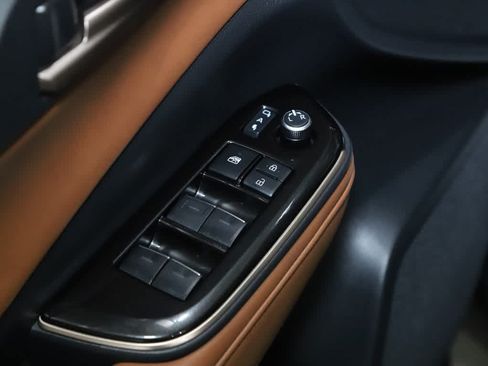 Certified 2025 Toyota Crown Signia AWD/4WD image 17