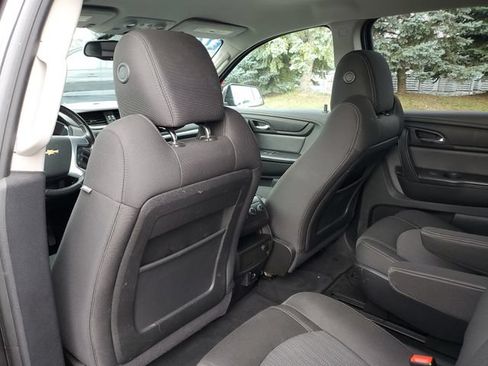 Used 2017 Chevrolet Traverse LT w/ Style and Technology Package FWD image 25