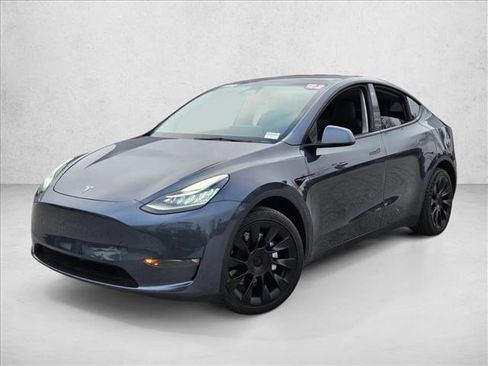 Used 2022 Tesla Model Y Long Range image 1